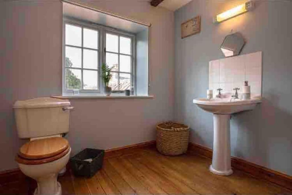 Stunning 4 Bedroom Farm House Holiday home