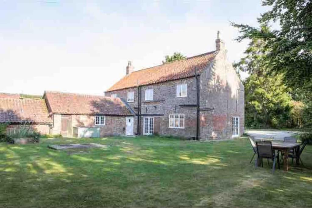 Stunning 4 Bedroom Farm House Holiday home